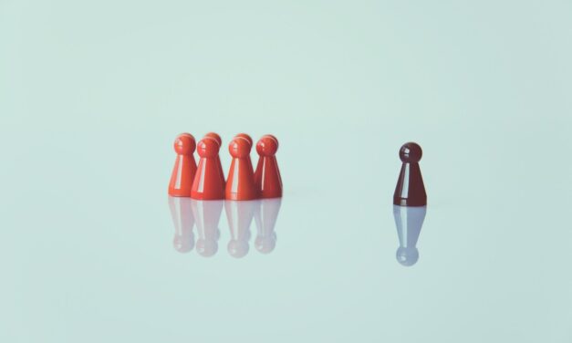 Racismo estrutural e colonialidade na formação da ordem internacional