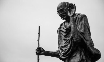02/10/2026  Dia Internacional da Não Violência — Quando o Estado responde à resistência com força